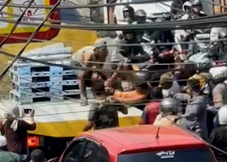 Terhempas di Aspal Empang Raya Pemotor Honda CBR Meninggal Dunia