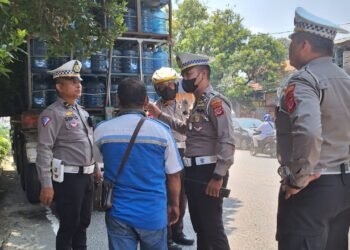 Lagi…, Truk Nyangkut di Jembatan Talang Air Kedung Halang