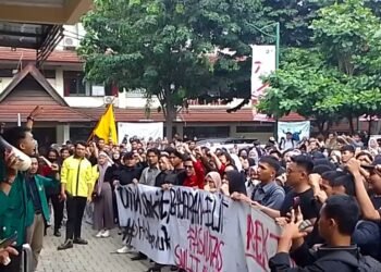 Buntut Kasus Dugaan Pelecehan Mahasiswi, BEM UIKA Gelar Aksi Unjuk Rasa Depan Rektorat