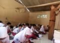 Sudah 2 Tahun Siswa SDN Cidokom 2 Belajar di Lantai, Pemcam Rumpin Kemana Saja?