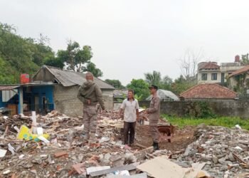 Pembakaran Sampah Dikeluhkan, Satpol PP Kecamatan Bogor Utara Beri Teguran Warga