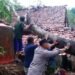 Rumah Warga di Nanggung Hancur Tertimpa Pohon Setinggi 20 Meter