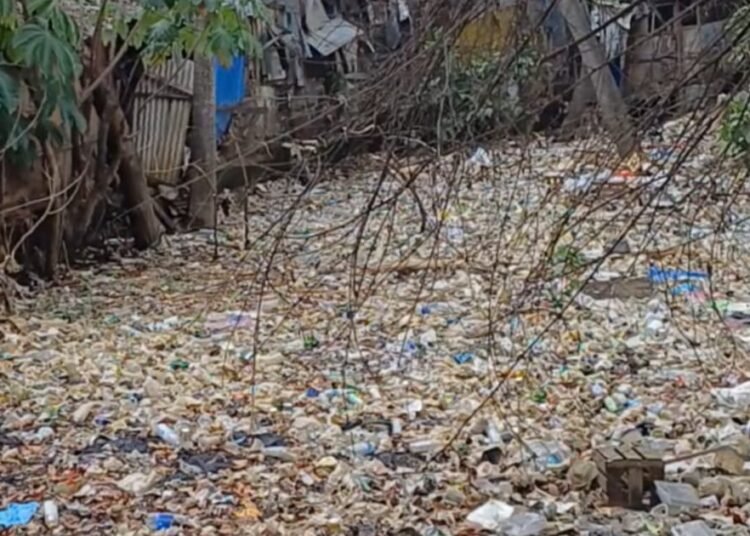 Usai Viral, UPT Dinas PUPR Sebut Sampah yang Menggenang Berada di Bak Kontrol Bukan Saluran Air