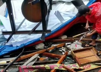 Cerita Penjual Sate Korban Selamat dari Robohnya Baliho Raksasa