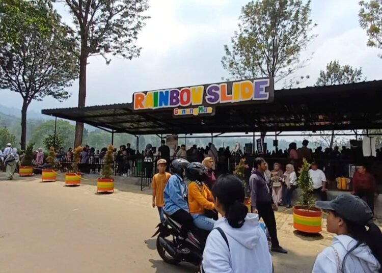 Serunya Berseluncur di Atas Pelangi di Agrowisata Gunung Mas Puncak