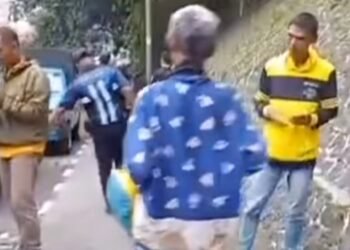 Terpincut Mawar, Kumbang Telantar