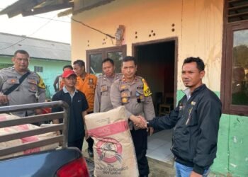Polisi Salurkan Bantuan Material Bangunan untuk Ratusan Rumah Rusak Dampak Gempa