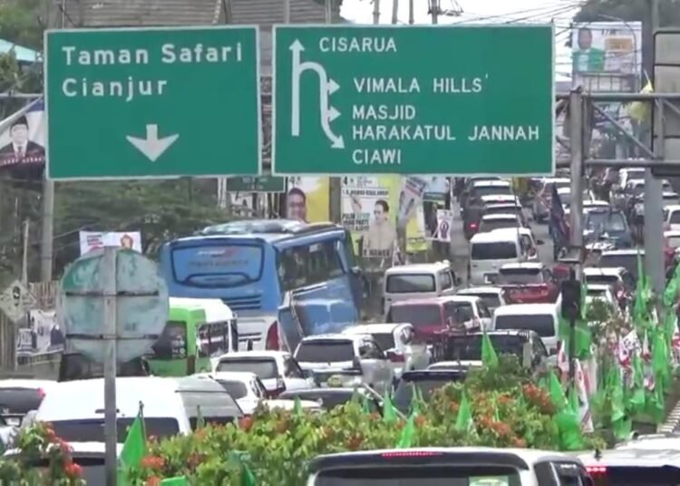 40 Ribu Kendaraan Masuk, Polisi Terapkan One Way Puncak Arah Jakarta