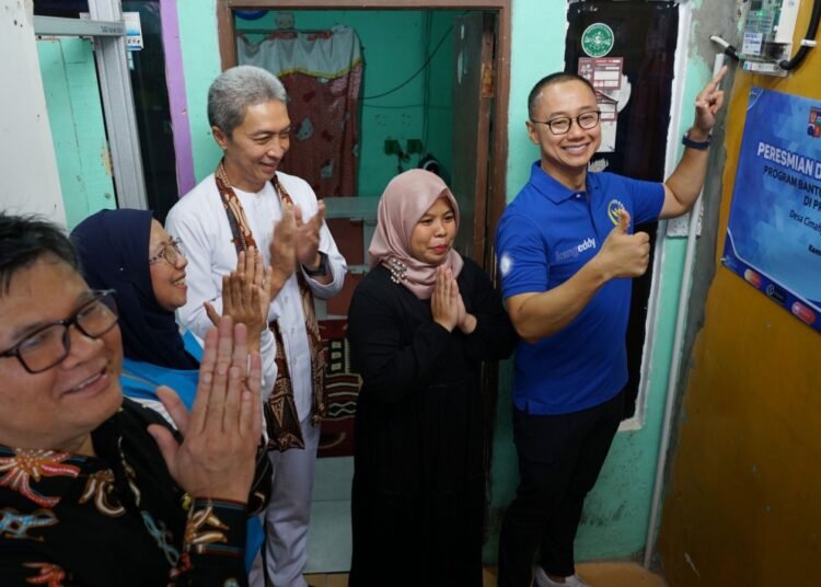 Cerita Warga Cimahpar Usai Rumahnya Diterangi Listrik dari BPBL