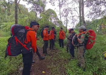 Peziarah Pangrango tersesat