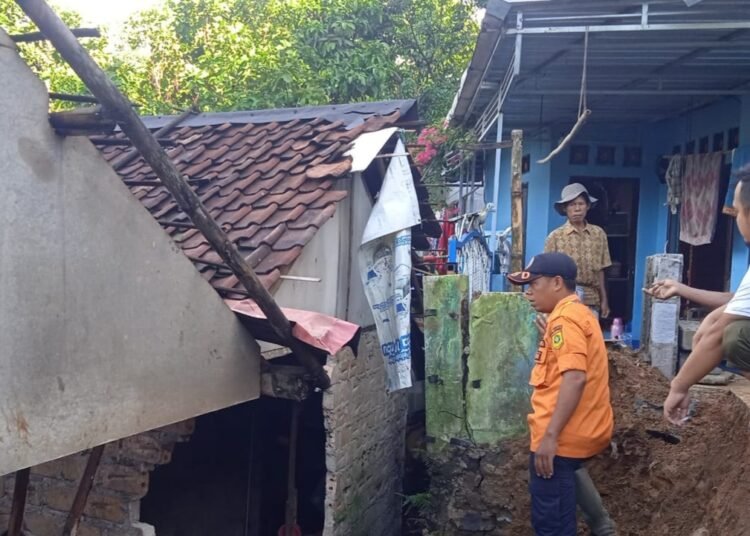 5 Rumah di Cigudeg Hancur Diterjang Longsor, 22 Jiwa Terdampak