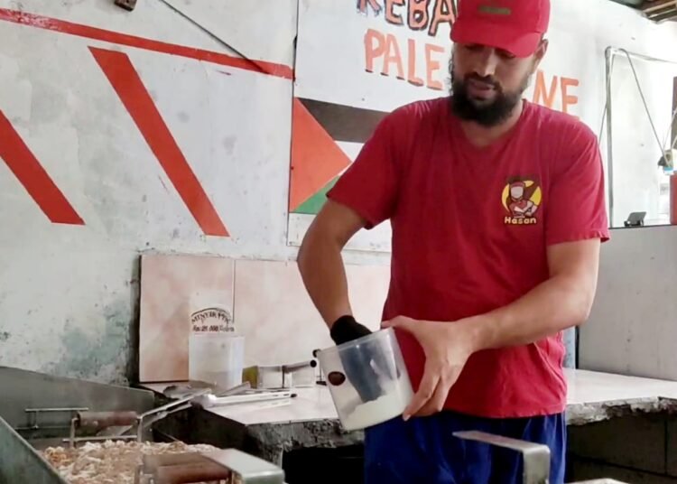 Kisah Sukses Penjual Kebab Palestine di Kota Bogor, Sehari Bisa 500 Porsi