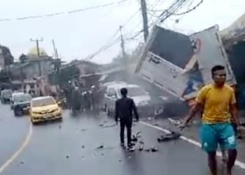 Viral Video Truk Box Geruduk Kios di Puncak Bogor
