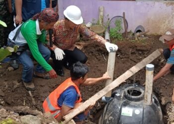 Tekan ODF, Ratusan Rumah Tangga di Cikaret Dibangunkan Tangki Septik Komunal 
