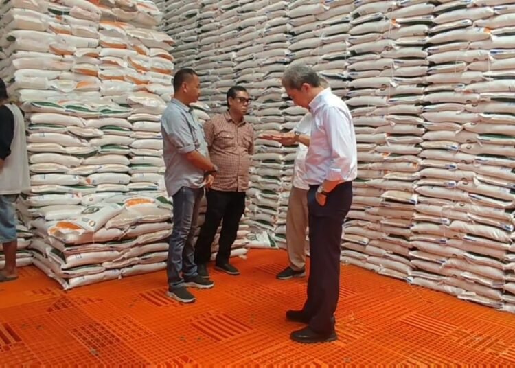 Dedie Rachim Pastikan Stok Beras di Bulog Aman hingga Lebaran