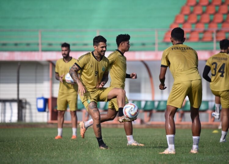 Hadapi Arema FC, Aji Santoso Ingatkan Persikabo 1973 Tak Lakukan Kesalahan 
