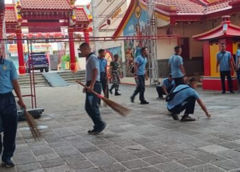 Lanud ATS Bantu Bersihkan Vihara Dhanagun dan Vajrabodhi Jelang Imlek 