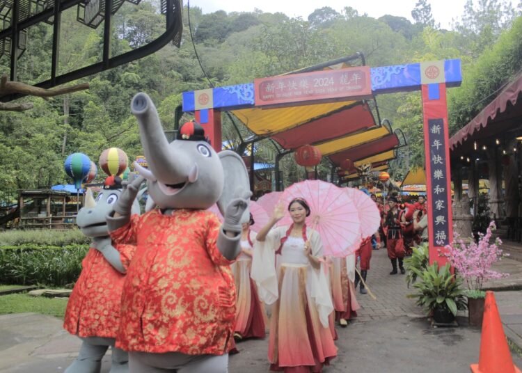 Meriahnya Parade ‘Year Of Dragon’ Imlek 2024 di Taman Safari Bogor