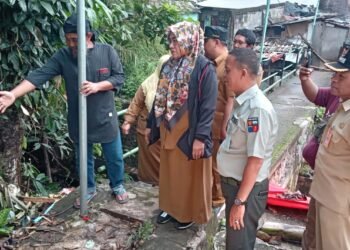 Rawan Longsor, TPS 14 di Cilendek Barat Dipindahkan Ke Gedung TK