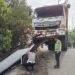 Hilang Konsentrasi, Truk Derek Tabrak 4 Pengendara Motor di Klapanunggal