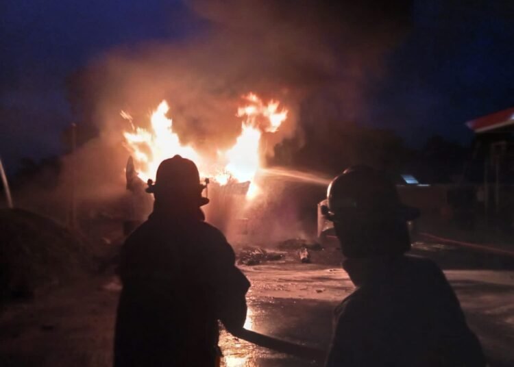 Truk Pengisi BBM Terbakar di SPBU Cileungsi, Penyebab Diselidiki 