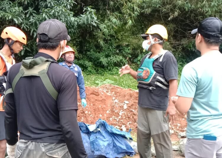 Berjarak 10 Kilometer dari Titik Awal, Korban Tertimbun Longsor di Sentul Akhirnya Ditemukan