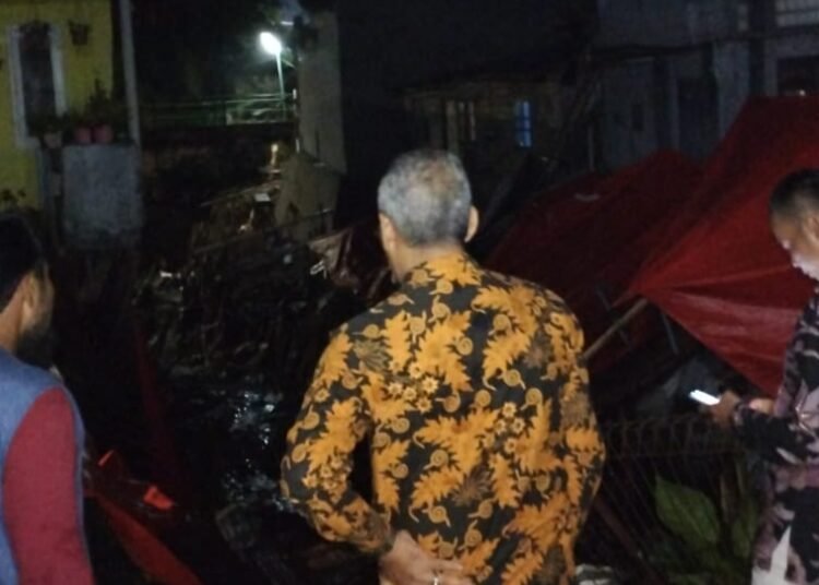 Jalan Setapak di Gang Makam Cilendek Barat Longsor, 3 Warga Terluka