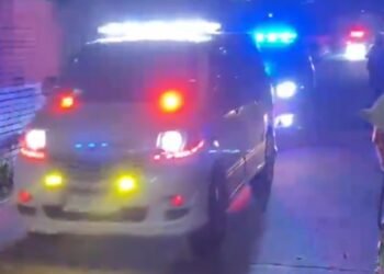 Pasca Ledakan Gudang Peluru di Bogor Ambulans Berdatangan