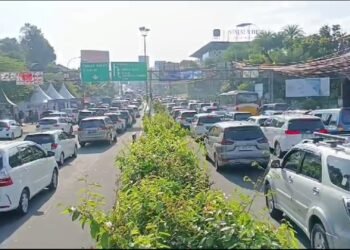Pagi Ini Arus Lalin Padat, Polisi Terapkan One Way Arah Puncak Bogor
