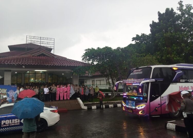 H-7 Lebaran, Polres Bogor Lepas 450 Pemudik Tujuan Jawa Tengah