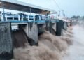 Bendung Katulampa Siaga 3, Satu Pintu Air Jebol
