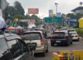 Lalin di 2 Persimpangan Padat, Polisi Terapkan One Way Arah Puncak Bogor 