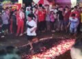Jaga Tradisi, Warga Etnis Tionghoa Gelar Ritual Injak Bara Api di Klenteng Han Tan Kong Cileungsi