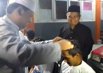 Gugatan Ditolak MK, Samawi Prabowo-Gibran Cukur Rambut