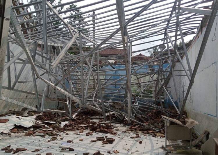 Rusak Berat, Kondisi Bangunan SMPN 1 Sukajaya Tak ‘Dilirik’ Pemkab Bogor Saat Hardiknas