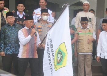 Lepas 430 Calon Jemaah Haji, Pemkab Bogor Ingatkan Petugas Bekerja dengan Baik