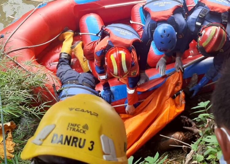 Bikin Geger, Mayat Perempuan Asal Bekasi Ditemukan di Tepi Kali Cikeas Gunungputri