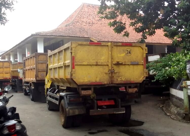 DLH Kota Bogor Ungkap Alasan Sopir Truk Sampah Mogok Kerja