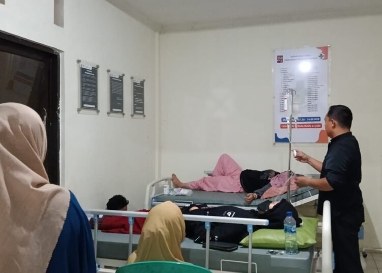 Keracunan Massal di Cipaku Jadi KLB, Warga yang Dirawat Bertambah