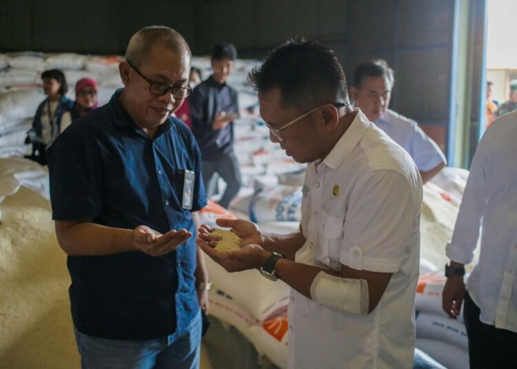 Cek Gudang Bulog, Pj Wali Kota Bogor Pastikan Stok Beras Normal Jelang Idul Adha