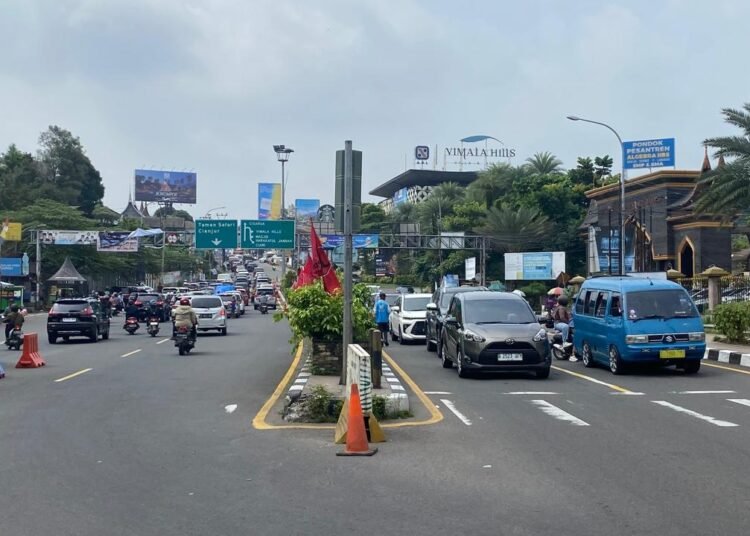 One Way Tetap Diterapkan,  H-1 Idul Adha Lalu Lintas Puncak Cenderung Renggang