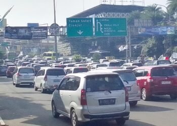 Libur Sekolah, Arus Lalin di Puncak Bogor Dipadati Bus Pariwisata