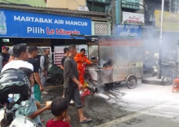 Bikin Panik, Lapak Pedagang Combro Terbakar di Tengah Helaran HJB di Kota Bogor