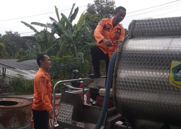 Puncak Mulai Kekeringan, 10 Ribu Liter Air Didistribusikan di Wilayah Cisarua
