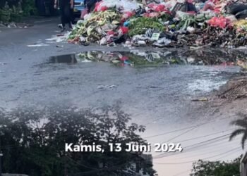 Usai Disorot Bima Arya, DLH Bersihkan Tumpukan Sampah di TPS Pasar Merdeka 