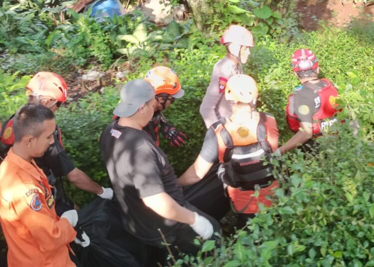 Sempat Diperingati Warga, Pria Paruh Baya Tewas Tenggelam Saat Mencari Ikan di Kali Ciluar