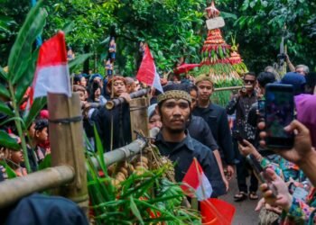 Sidekah Bumi di Lembur Sawah Jadi Daya Tarik Turis Mancanegara