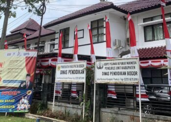 Kantor Dinas Pendidikan Kabupaten Bogor jadi lokasi transaksi pemerasan. Foto: (Abilly Muhamad)