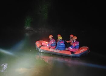 Bocah 10 Tahun Tenggelam di Kali Ciliwung Setelah Sempat Teriak Minta Tolong