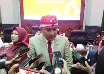 Ketua DPRD Kabupaten Bogor, Rudy Susmanto usai rapat paripurna (Abilly Muhamad)